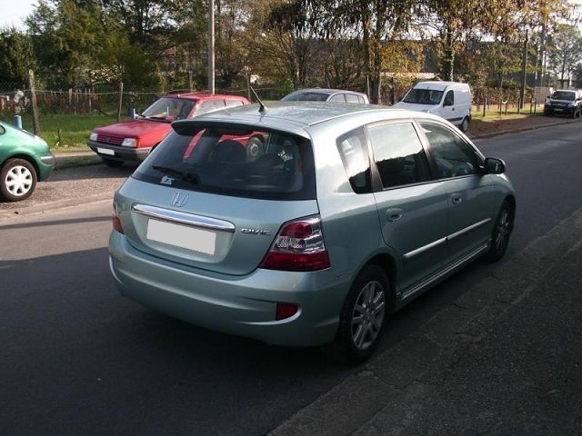 CIVIC type 7 Ph II - 5 PORTES - 2004-2005